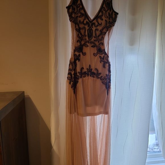 Sheer long dress - Picture 2 of 4